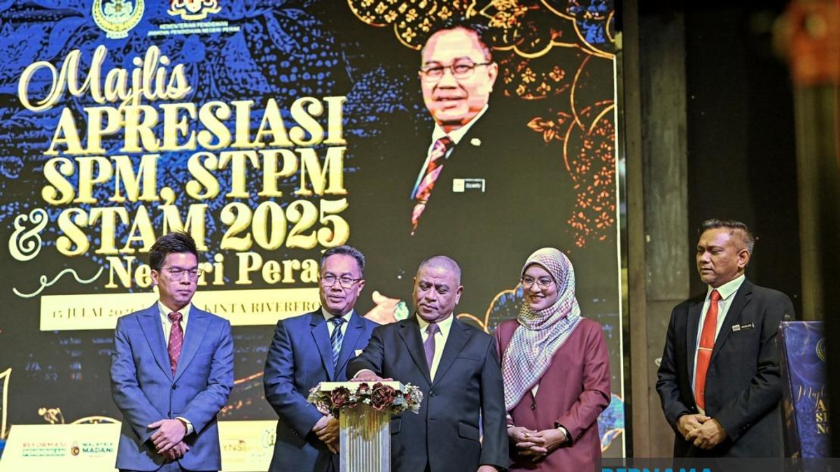 Perak's Menteri Besar Scholarship Eases Family Finances, Fuels Student Achievement