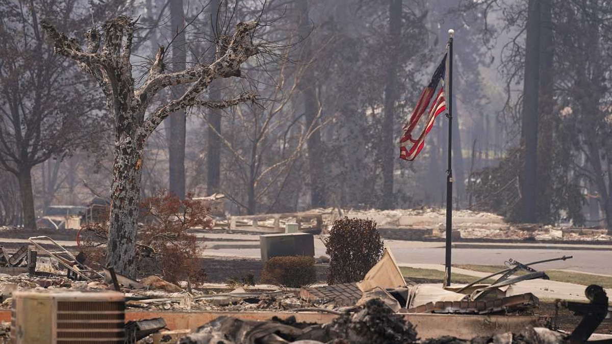 Washington Wildfire Crisis: 65,000 Evacuated as Flames Destroy Hundreds of Homes