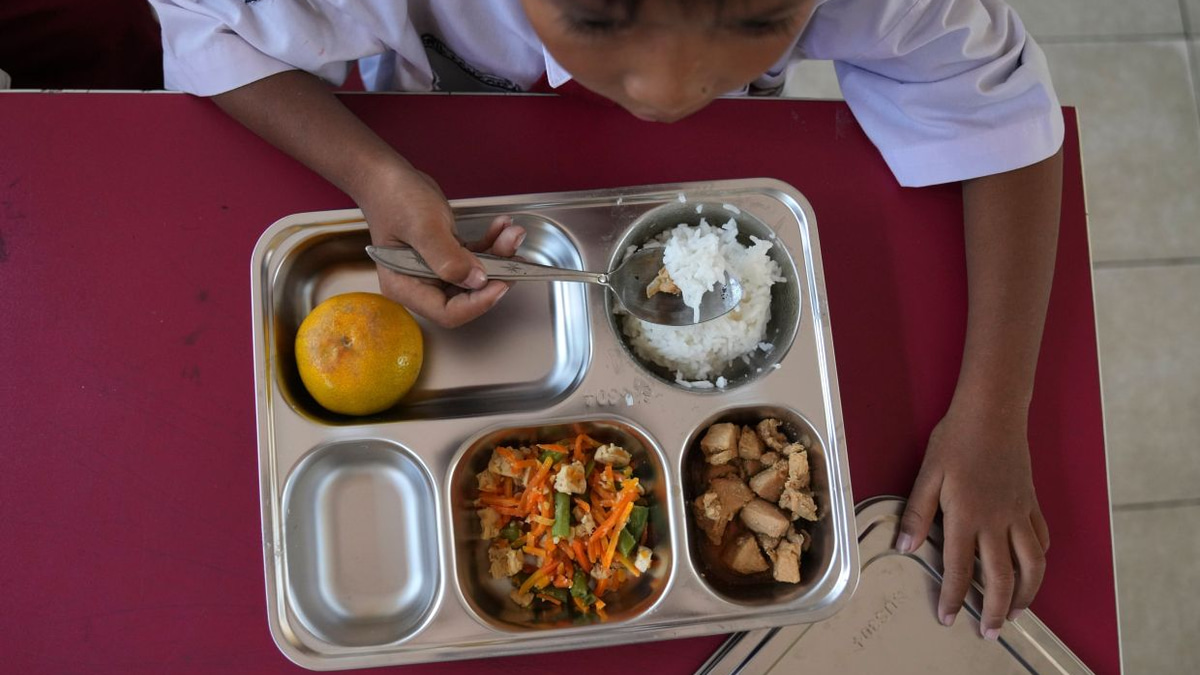 Indonesia's Free Meals Programme Under Fire as Anti-Graft Group Demands Wider Corruption Probe