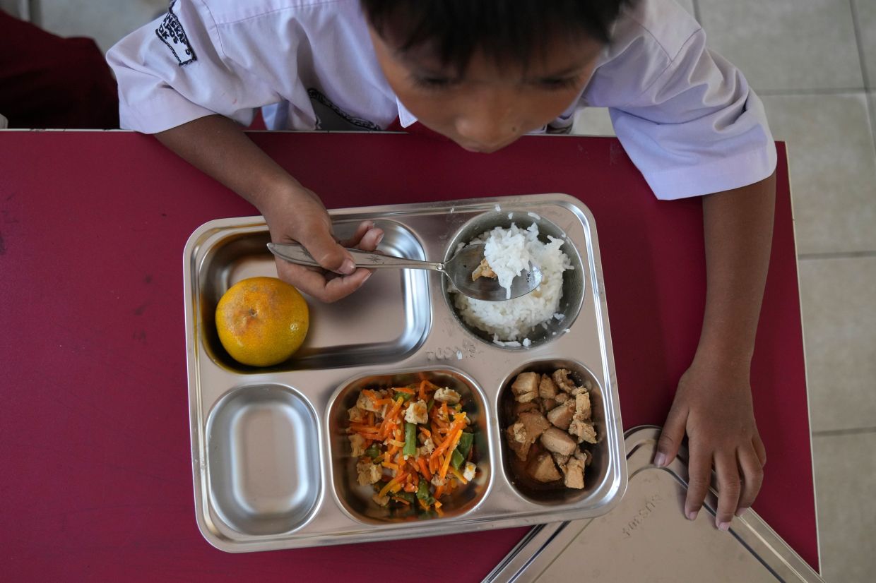 Indonesia's Free Meals Programme Under Fire as Anti-Graft Group Demands Wider Corruption Probe