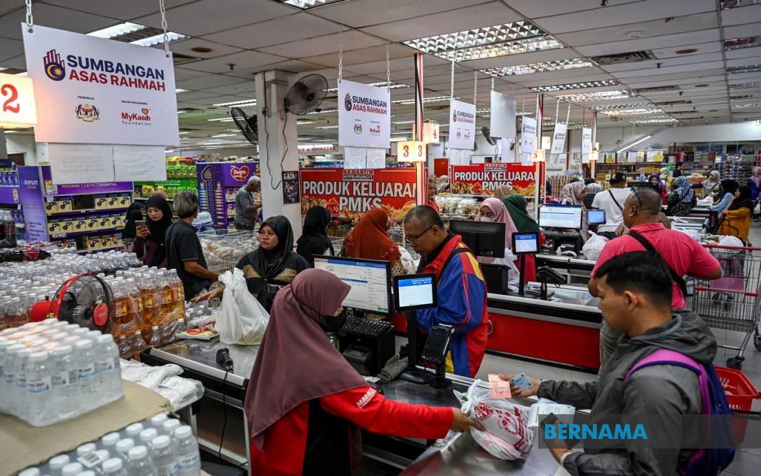 Malaysia Exploring Scope to Boost Cash Aid Schemes, Says PM Anwar
