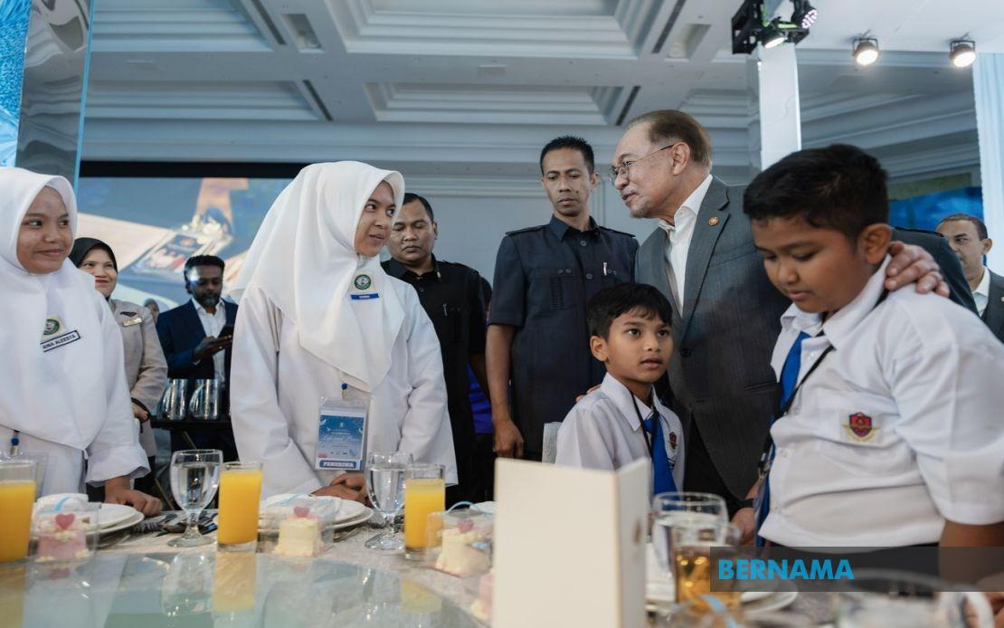 Smart And Kind: PM Anwar Urges Balance Between Academic Success And Moral Character