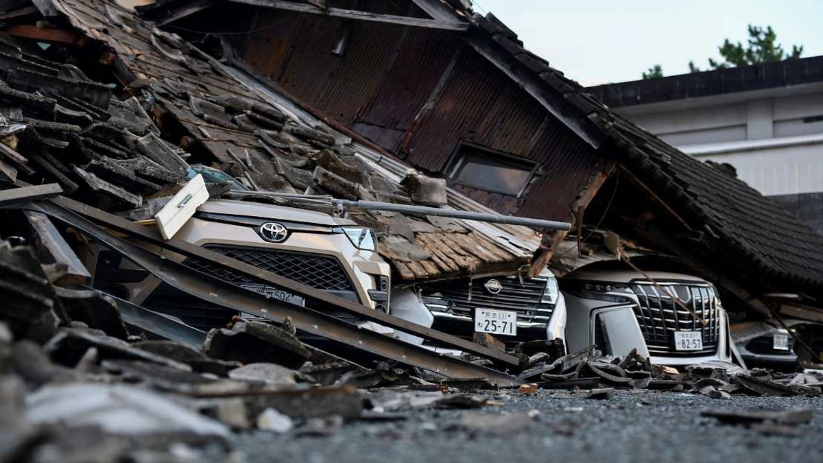 Japanese Retailer Admits Ordering Staff Back Into Mall Before Deadly Explosion