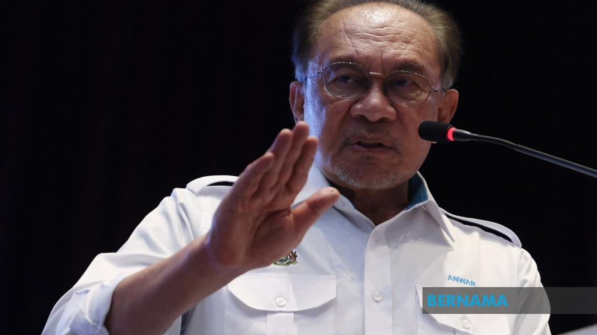 Malaysia's Civil Service Excellence Drives Rising Global Competitiveness, Says PM Anwar