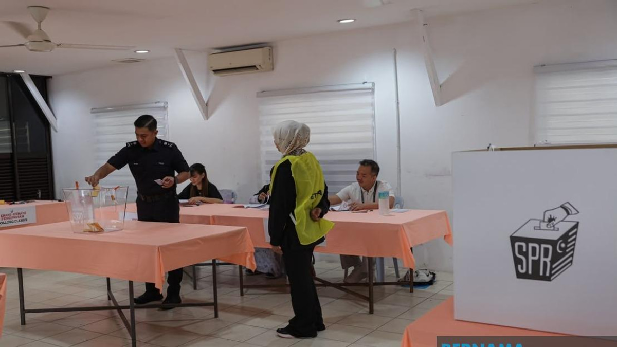 Negeri Sembilan's Security Forces Cast Ballots Early Ahead of State Election