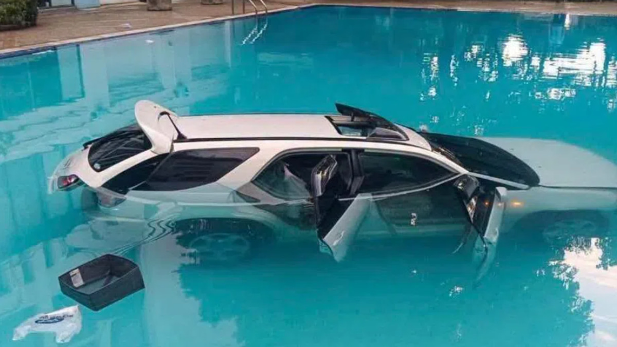 Family rent dispute escalates into pool crash at elite Bangkok university