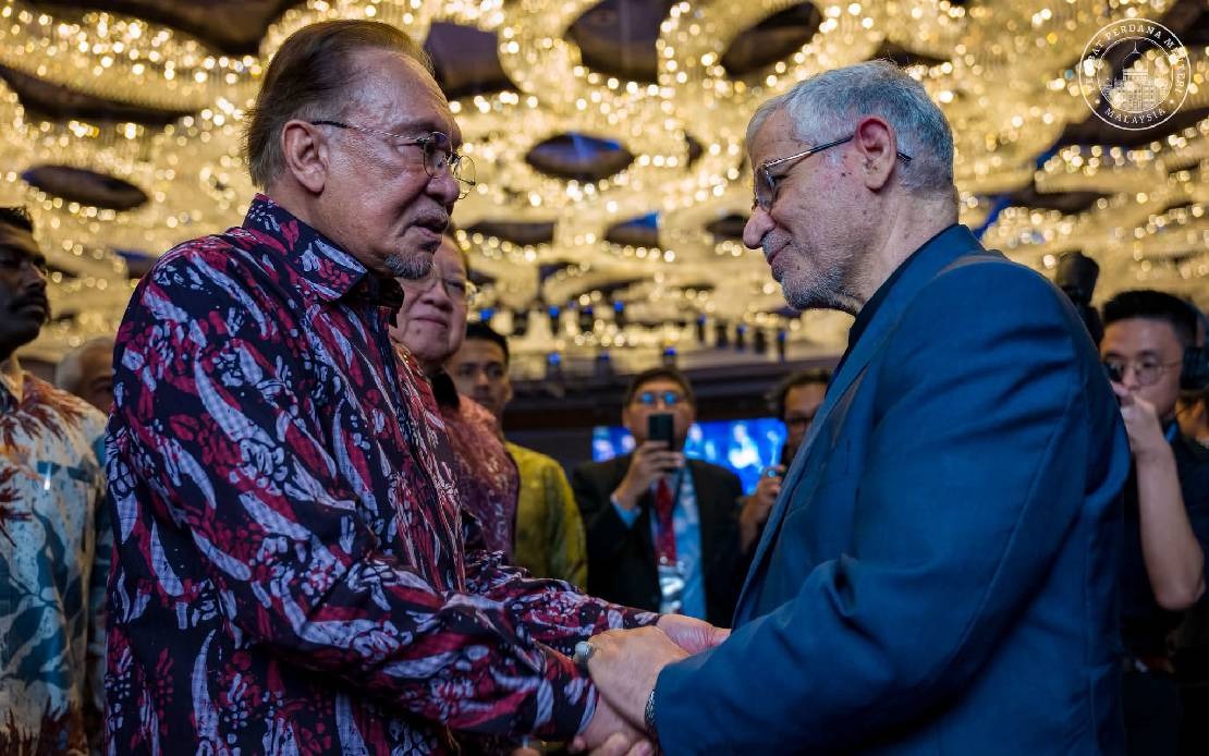 Anwar Apologises to Iran for Absence at Khamenei's Funeral