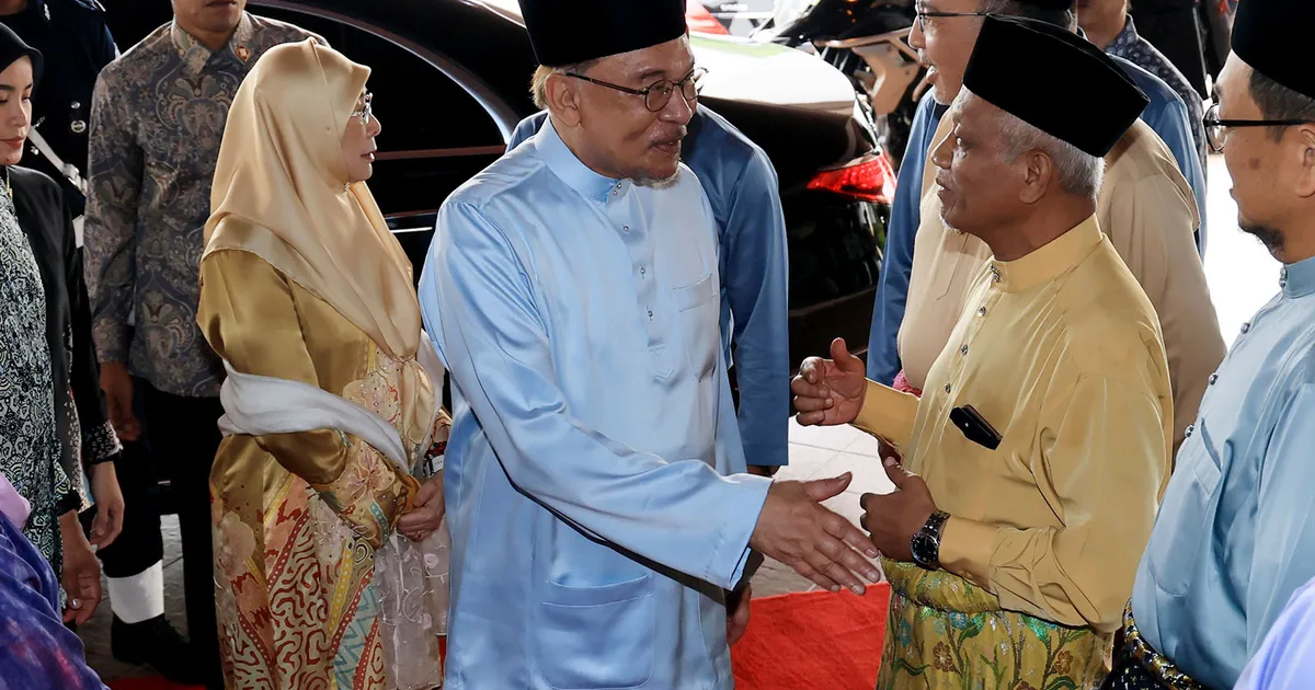 Cabinet to Consider Forensic Audit of Felda, Anwar Announces