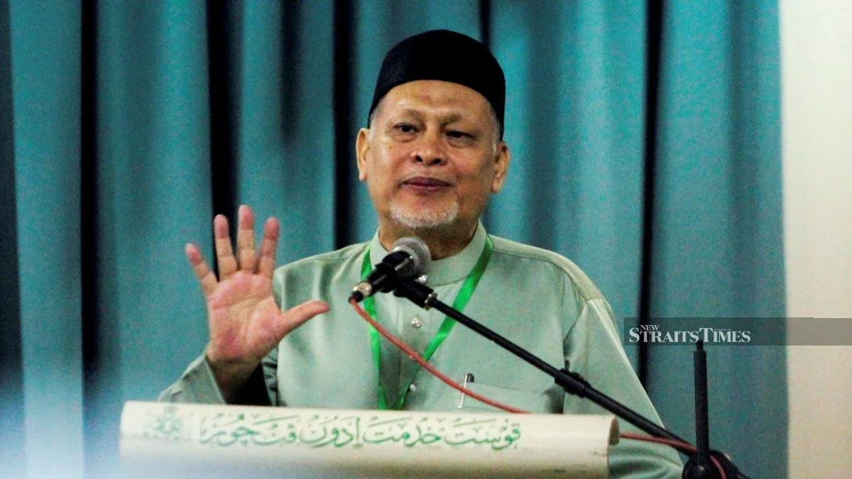 PAS Criticises Muhyiddin's Rush to Deploy PN Logo in Johor and Negri Sembilan Polls