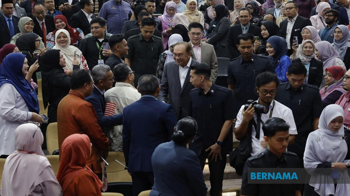 PM Anwar: Strengthen Bahasa Melayu While Embracing Multilingualism in Education