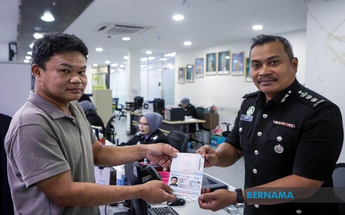 Perlis Immigration Department Begins Rolling Out Enhanced Malaysian Passport with 94 Security Features