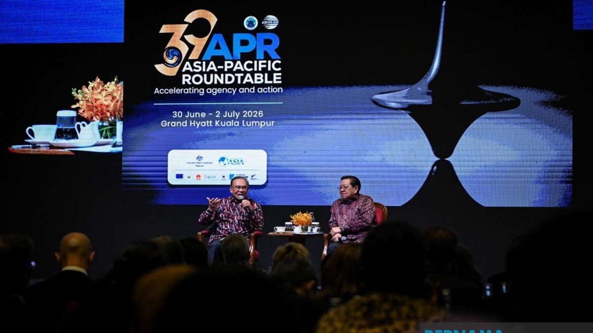 Anwar Dismisses Inevitability of South China Sea Conflict, Backs Diplomatic Path