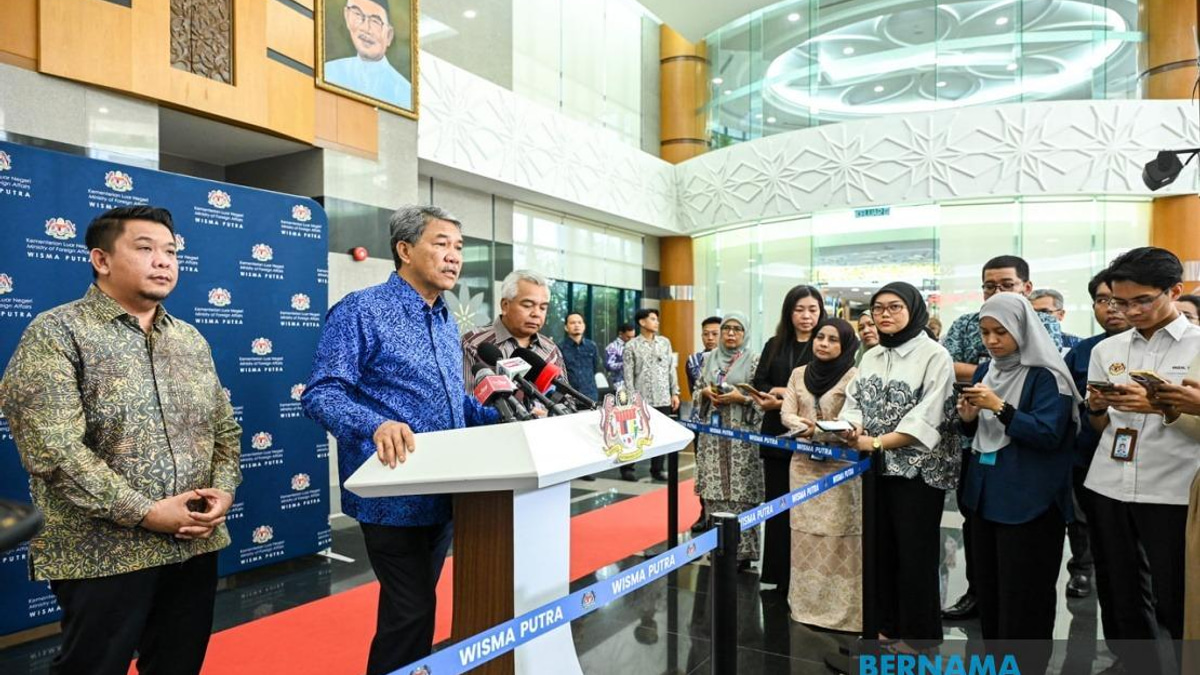 Myanmar Signals Willingness to Repatriate 5,000 Refugees by Sea, Malaysia's Mohamad Hasan Confirms