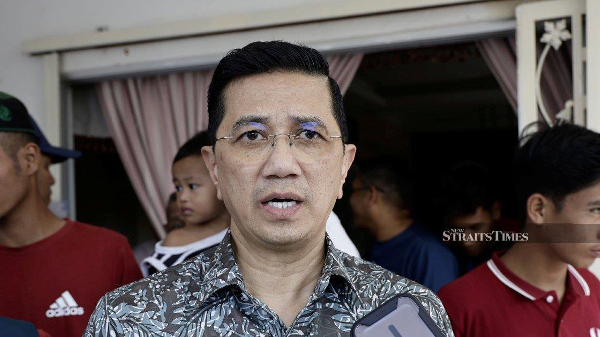 Anwar Dismisses Azmin Ali's Claims on PKR Return, Questioning Whether Former Deputy Was Ever Invited