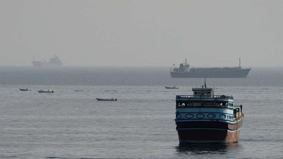 Japan Opposes Additional Hormuz Transit Fees, PM Takaichi Tells Iran