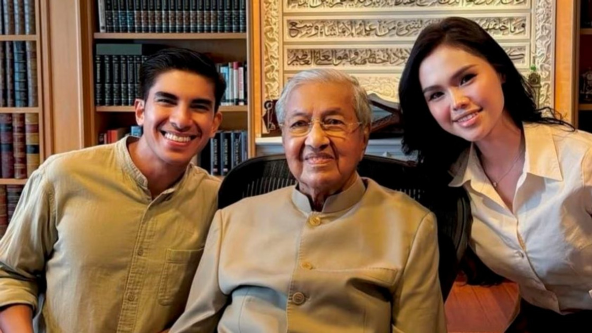 Tun M Offers Marriage Wisdom to Celebrity Couple Bella Astillah and Syed Saddiq
