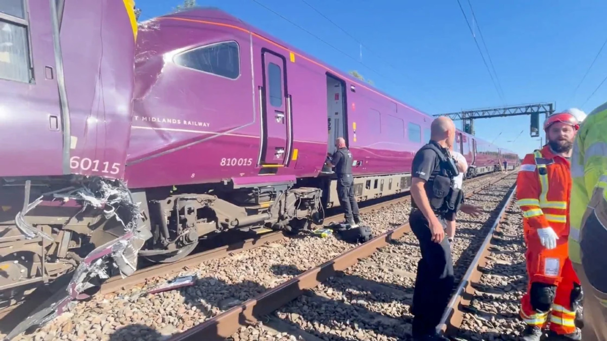 One Dead, Dozens Injured in Major Train Collision North of London