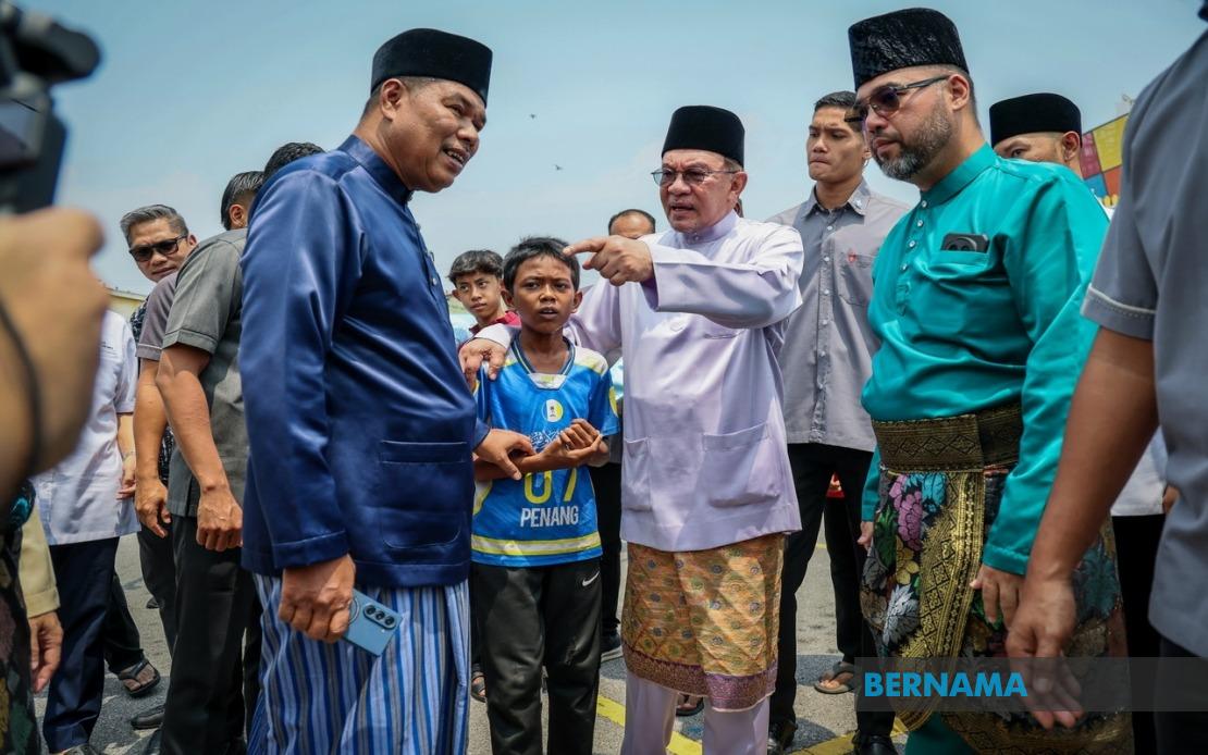 Anwar Distances PM Office From Saravanan Corruption Case, Defers to MACC and AGC