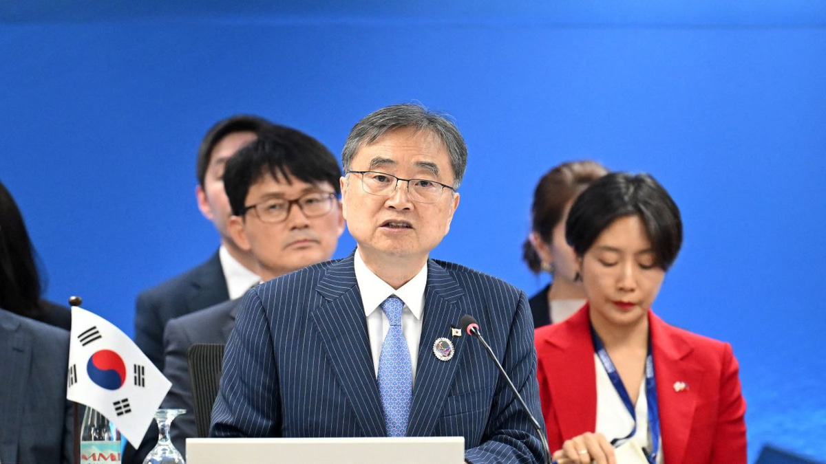 South Korea's North Korea Engagement Push Stalls as Cabinet Ministers Clash Over Strategy