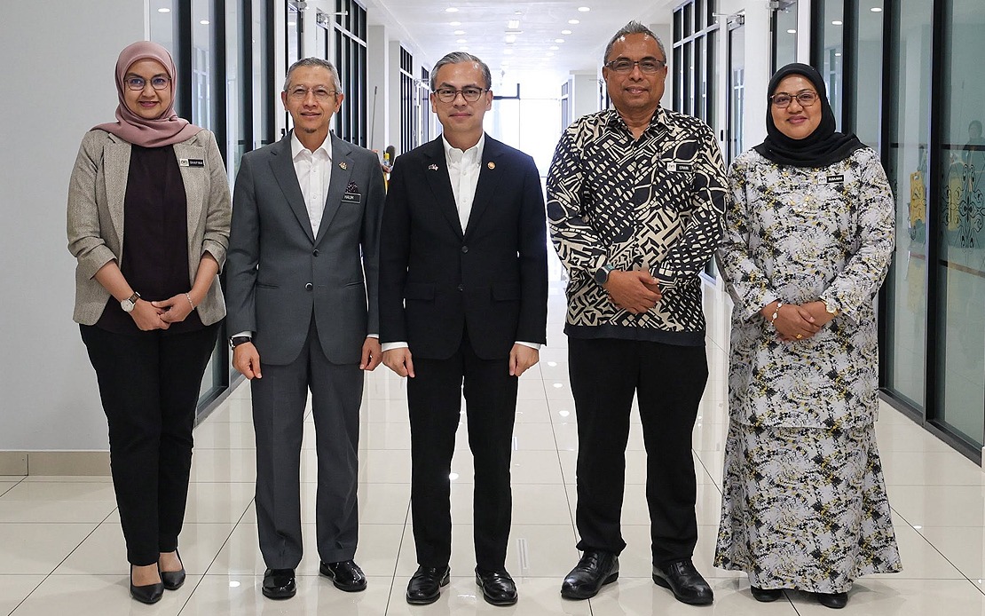 Communications Minister Fahmi Welcomes New JaPen Leadership Team
