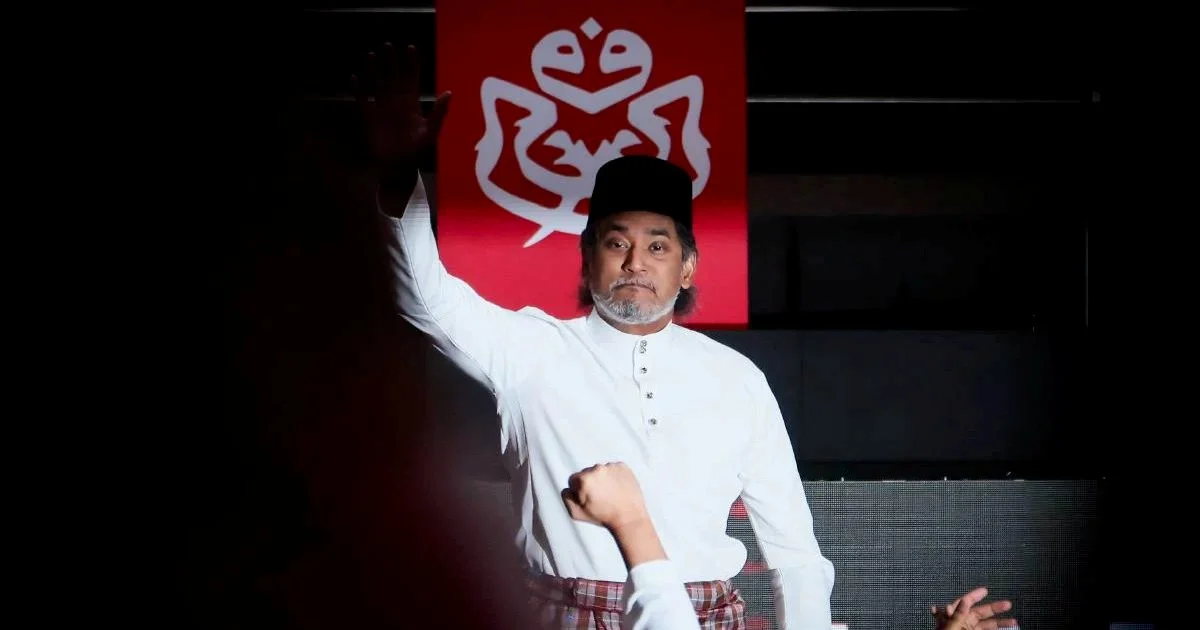 Khairy Jamaluddin Defers Negri Sembilan Candidacy Decision to Umno Leadership