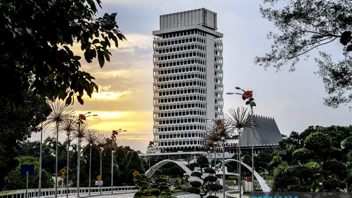 Parliament to Tackle Health Insurance Reform, EPF Adequacy and Sporting Development