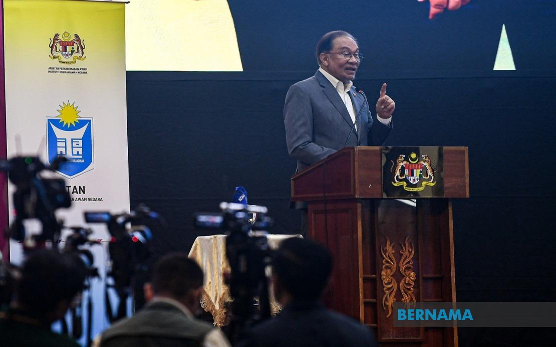 PM Anwar Calls on Malaysians to Shed Colonial Mindset, Chart Independent Path