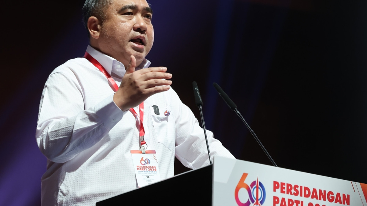 DAP Pledges Full Support for Anwar's AUKU Repeal but Demands Broader Democratic Reforms