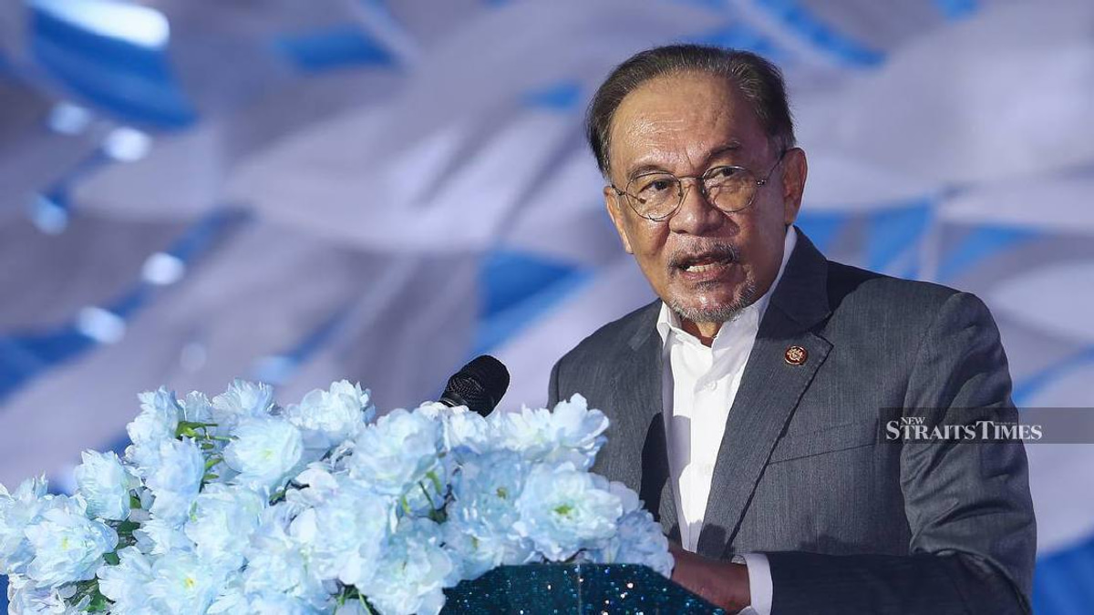 Malaysia will expel Israelis linked to Network School project, Anwar declares