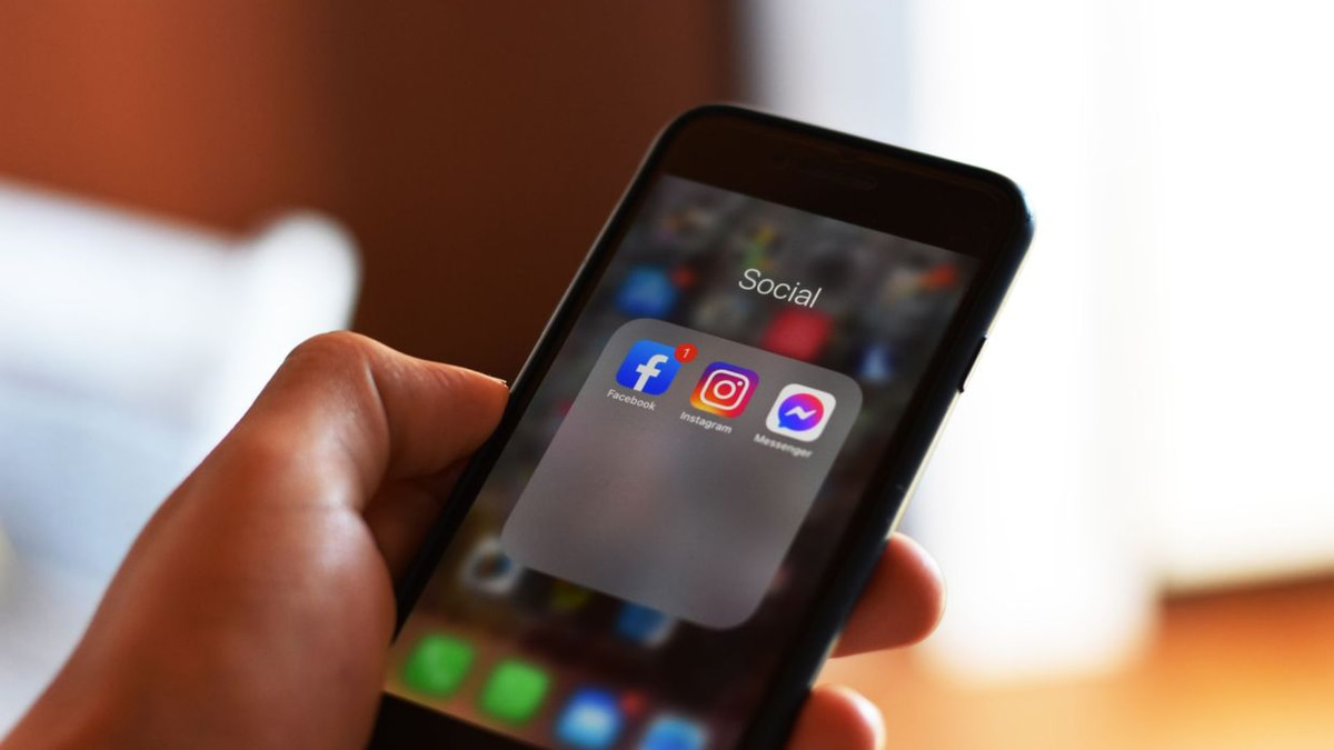 EU Targets Meta Over Instagram and Facebook's 'Addictive Design' Features