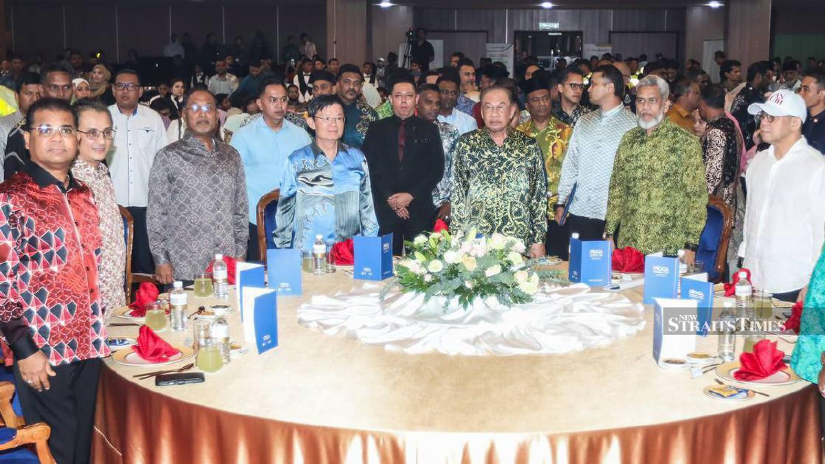 PM Anwar Sets 30-Day Timeline for Foreign Worker Approvals in Hospitality and Other Key Sectors