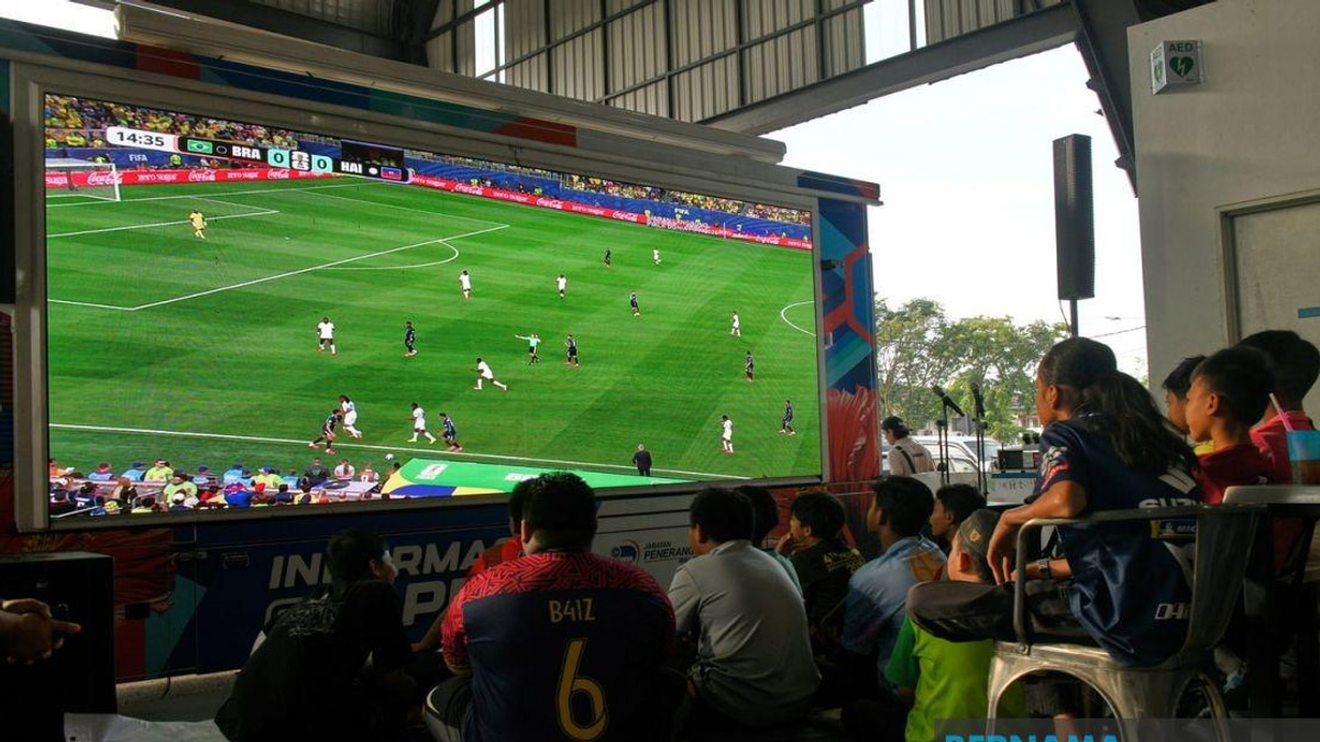 Free World Cup Broadcasts Ease Burden on Malaysian Traders and Families