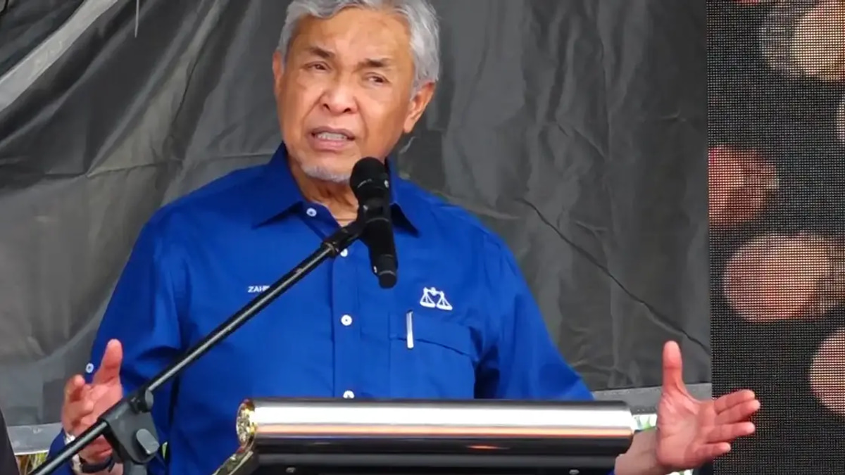 Zahid Dismisses Reports of Coalition Talks, Reaffirms BN Support for Madani Government