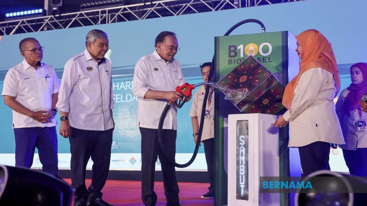 Government to Amend Act 530 Allowing Multiple Homes on FELDA Lots, Says PM Anwar