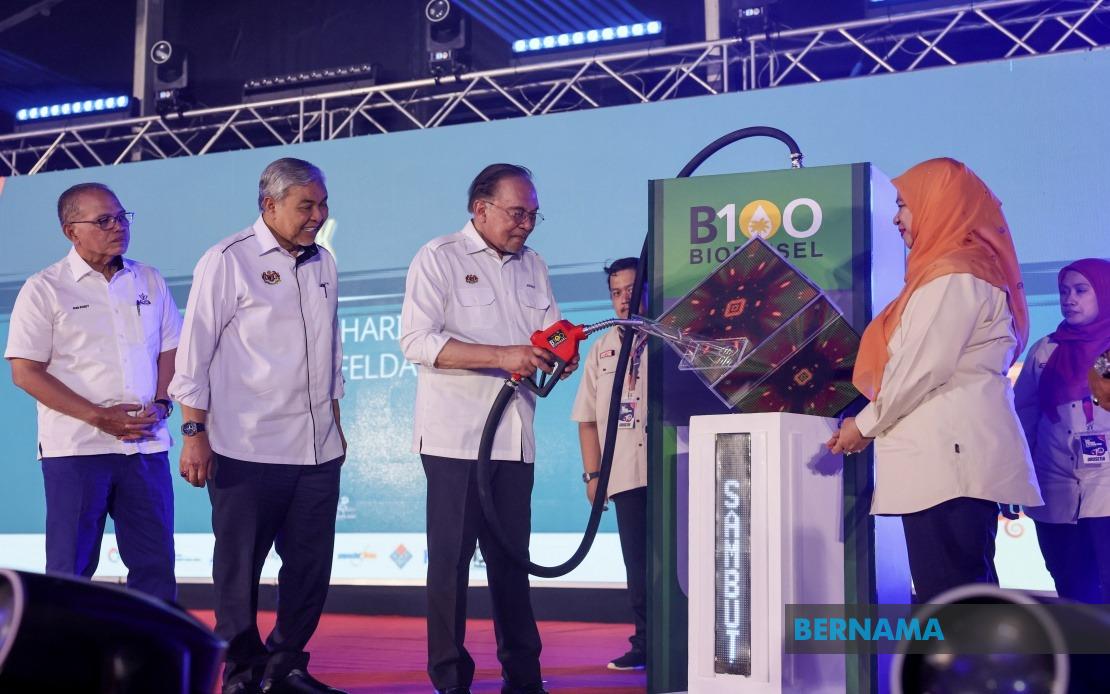 Government to Amend Act 530 Allowing Multiple Homes on FELDA Lots, Says PM Anwar
