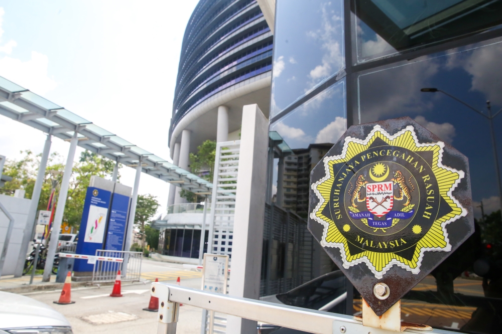 Former civil servant held over alleged RM300,000 welfare fraud scheme