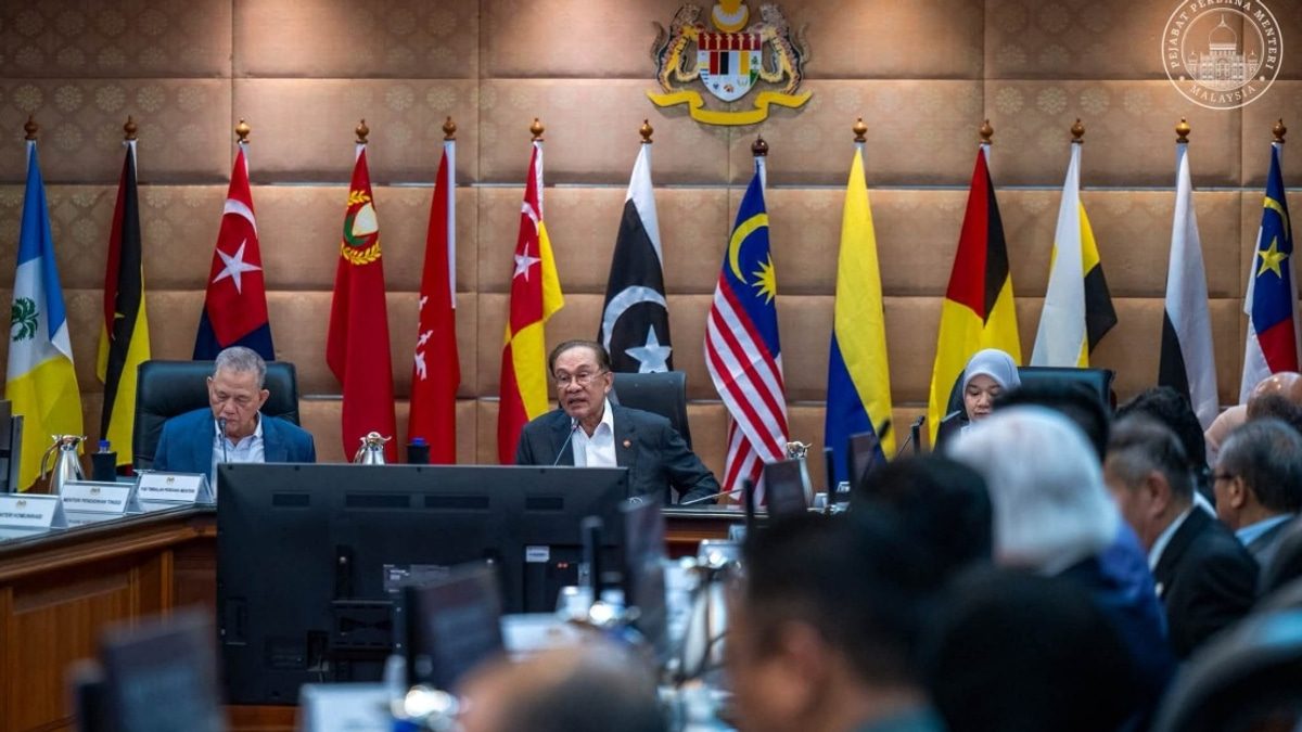 Malaysia Launches National Education Council to Overhaul System, Says PM Anwar
