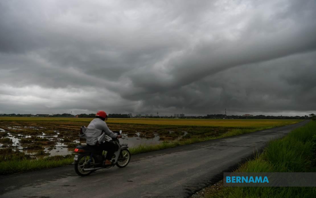 Thunderstorm and Heavy Rain Alert Covers Eight States Until Evening