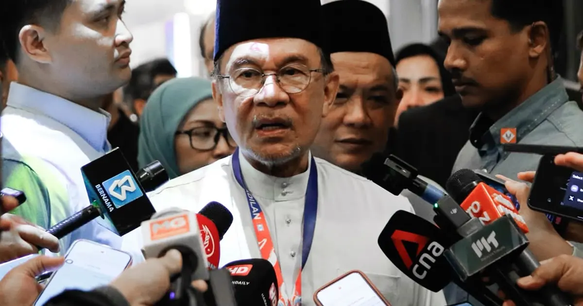 Anwar Brushes Off Trust Concerns with Zahid as Misalignment with KJ