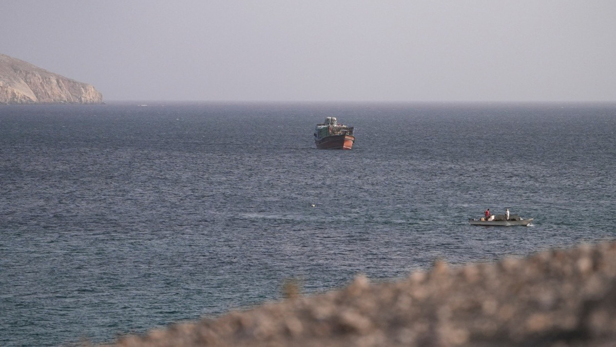 Iran and Oman Move to Establish Strait of Hormuz Navigation Framework