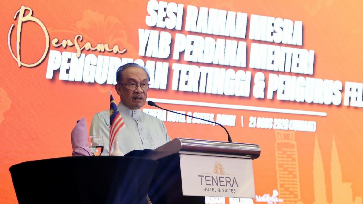 Anwar Confirms Felda Task Force Has Started Investigations into Authority's Operations