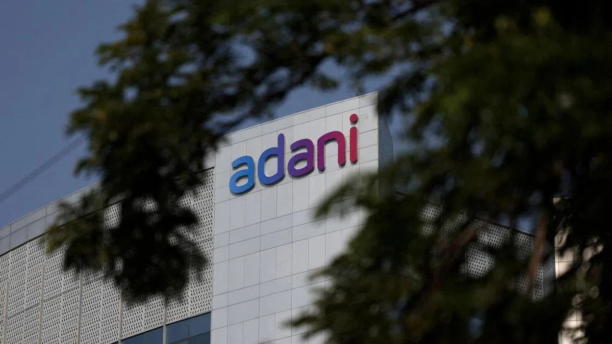 India's Customs Joins Health Ministry in Regulatory Battle Against Adani's Airport Nicotine Pouch Sales