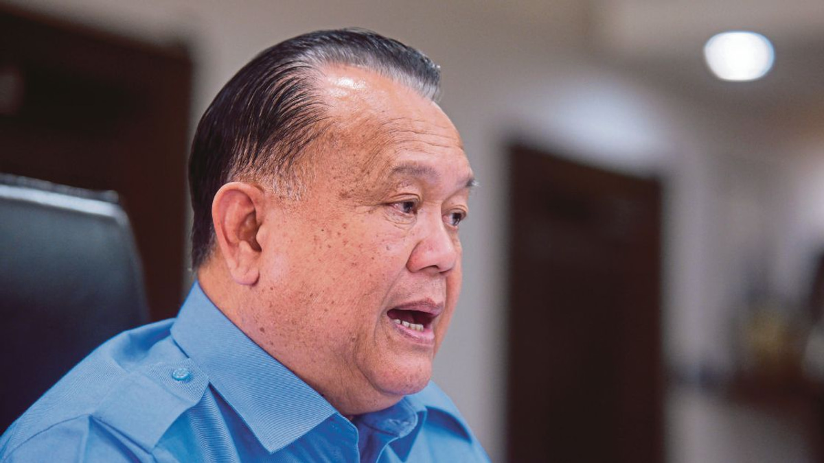 Works Minister Nanta Linggi Exits Parliament, Shifts Focus to Sarawak State Assembly