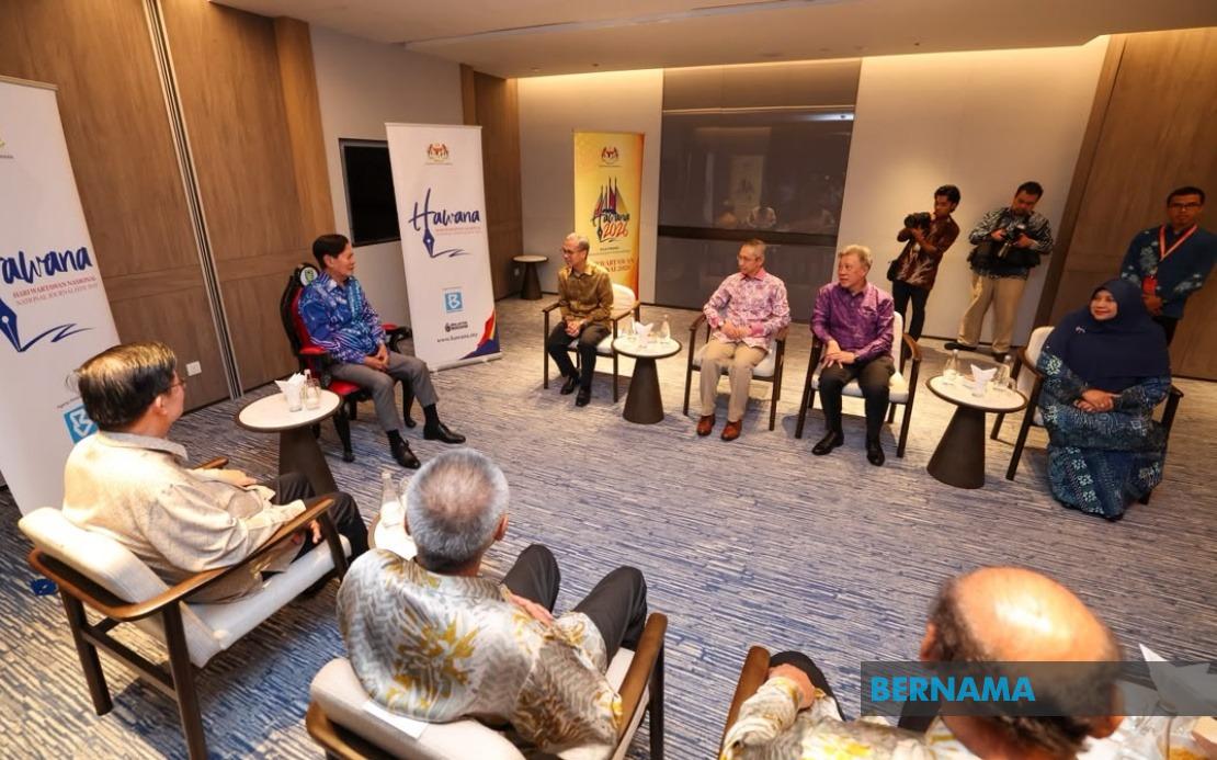 Fahmi Urges ASEAN Media to Unite Against Misinformation Through Regional Collaboration