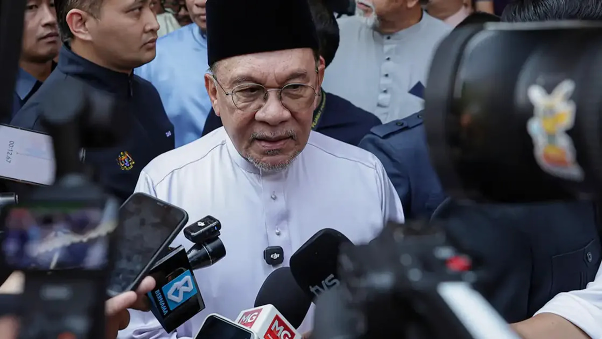 Survey Success Won't Breed Complacency, Anwar Warns Cabinet