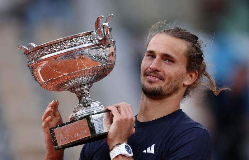 Djokovic Pursues 25th Grand Slam at U.S. Open as Zverev Emerges as Prime Challenger