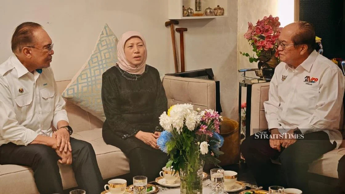 Anwar Extends Sympathies to Nancy Shukri Following Death of Husband