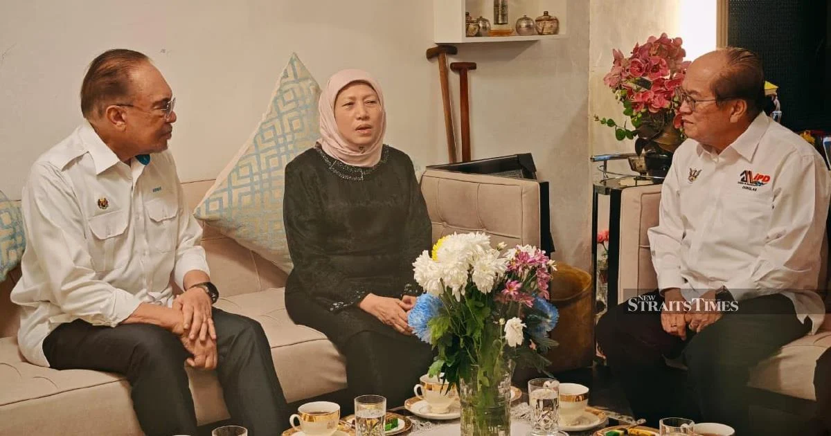 Anwar Extends Sympathies to Nancy Shukri Following Death of Husband