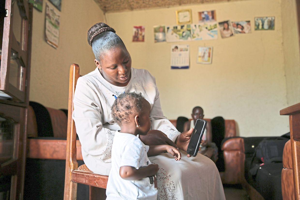 Congo's Ebola Survivors Warn of Community Resistance as New Outbreak Spreads