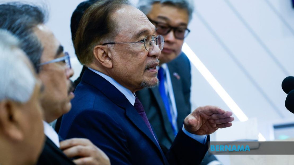 Anwar's Kazan Summit Visit Secures Long-term Russian Energy Supply for Malaysia